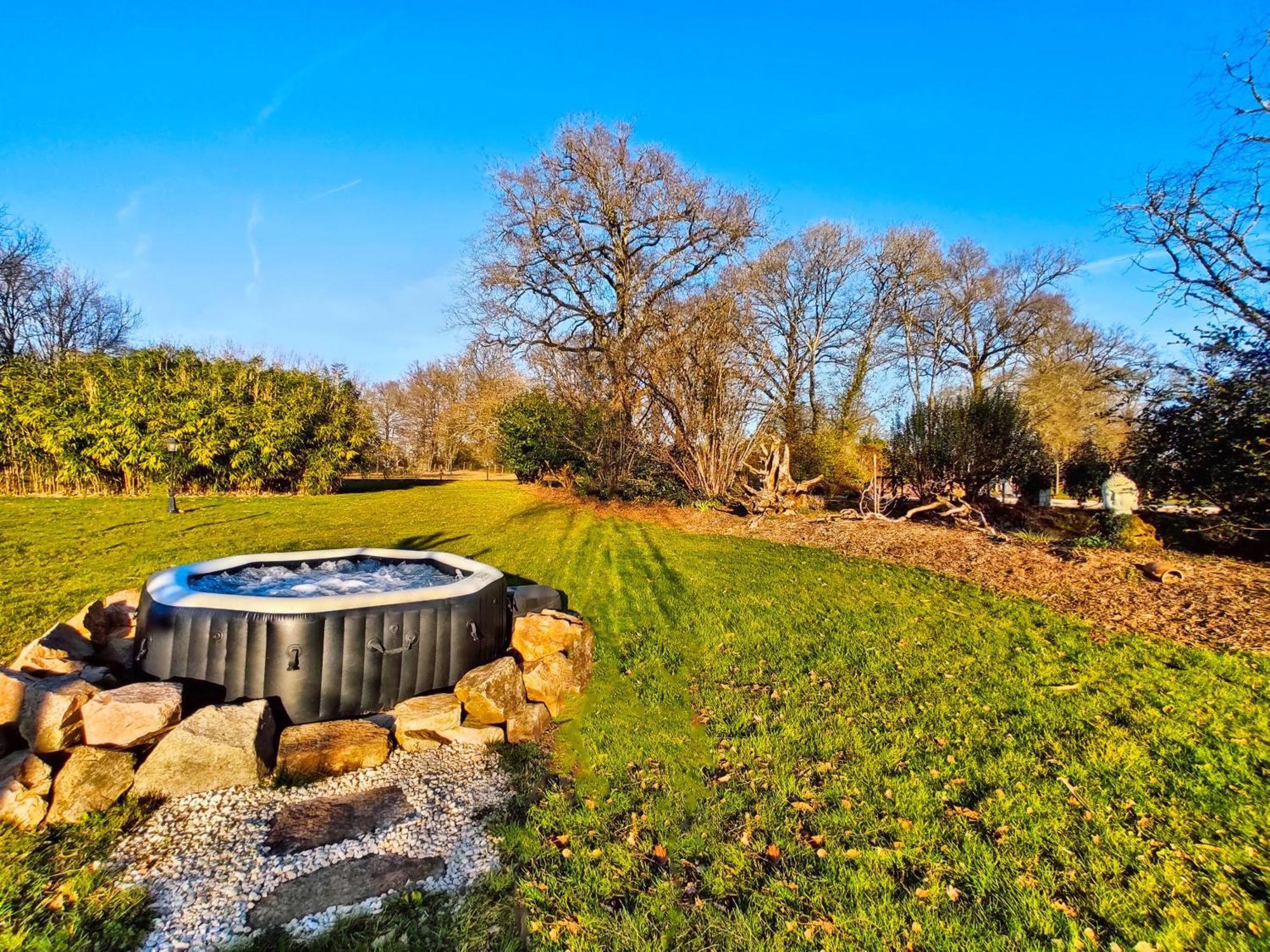 Villa Tagibao Avec Piscine Chauffee Et Spa Lesterps Εξωτερικό φωτογραφία
