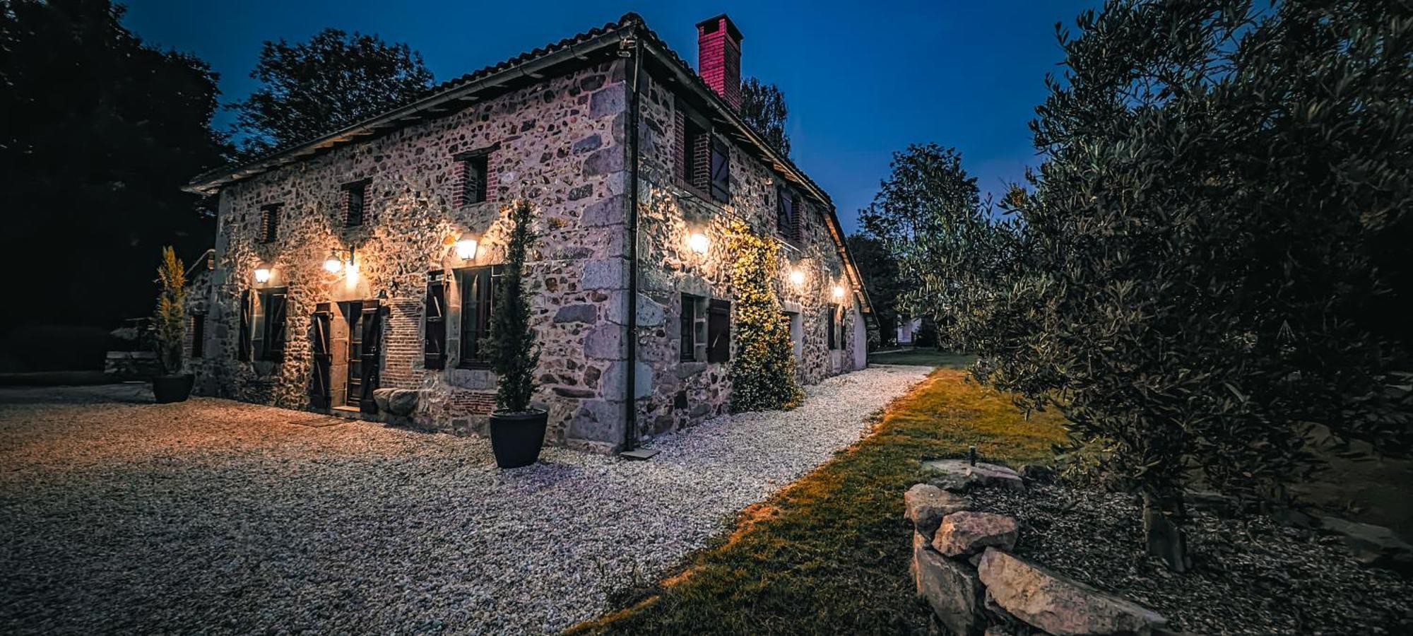 Villa Tagibao Avec Piscine Chauffee Et Spa Lesterps Εξωτερικό φωτογραφία
