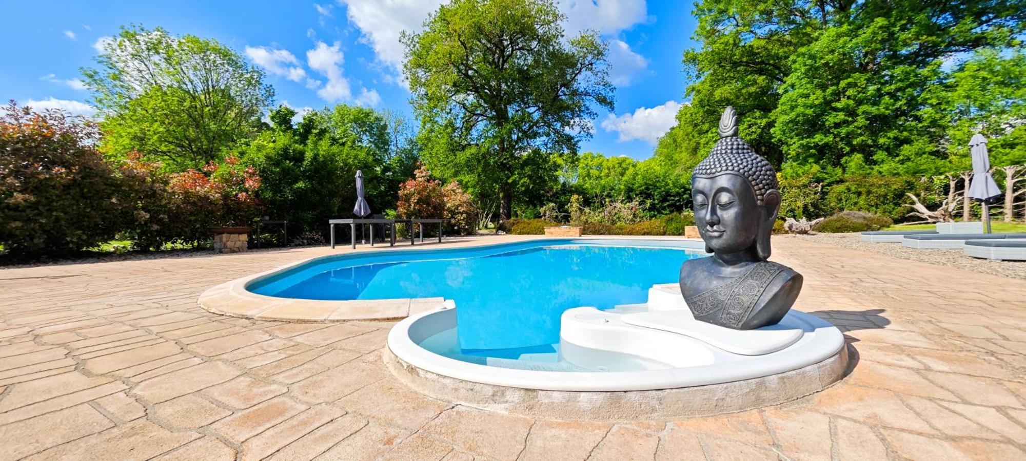 Villa Tagibao Avec Piscine Chauffee Et Spa Lesterps Εξωτερικό φωτογραφία