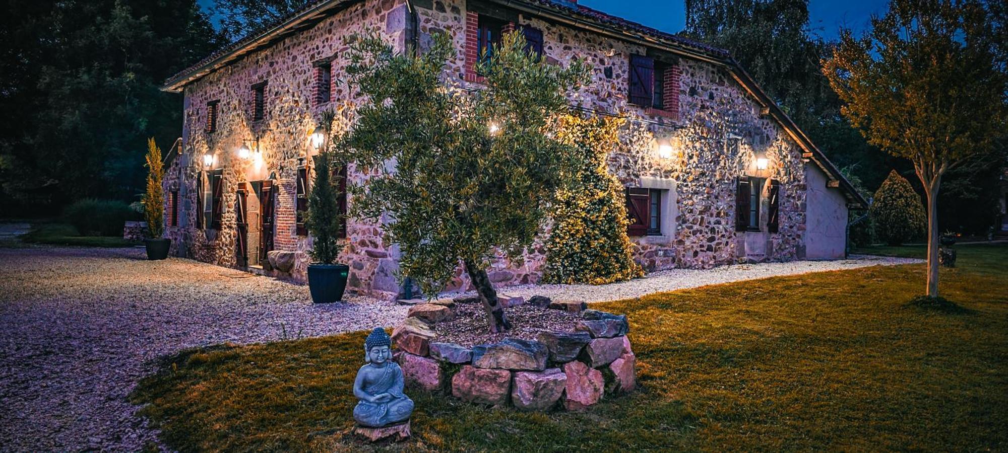 Villa Tagibao Avec Piscine Chauffee Et Spa Lesterps Εξωτερικό φωτογραφία